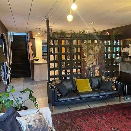 Electric Waihi Beach House - Family & Dog Friendly, Close To Beach, Pool Table, Outdoor Fire Room, Skate Ramp Bowentown エクステリア 写真