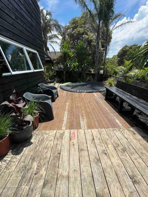 Electric Waihi Beach House - Family & Dog Friendly, Close To Beach, Pool Table, Outdoor Fire Room, Skate Ramp Bowentown エクステリア 写真